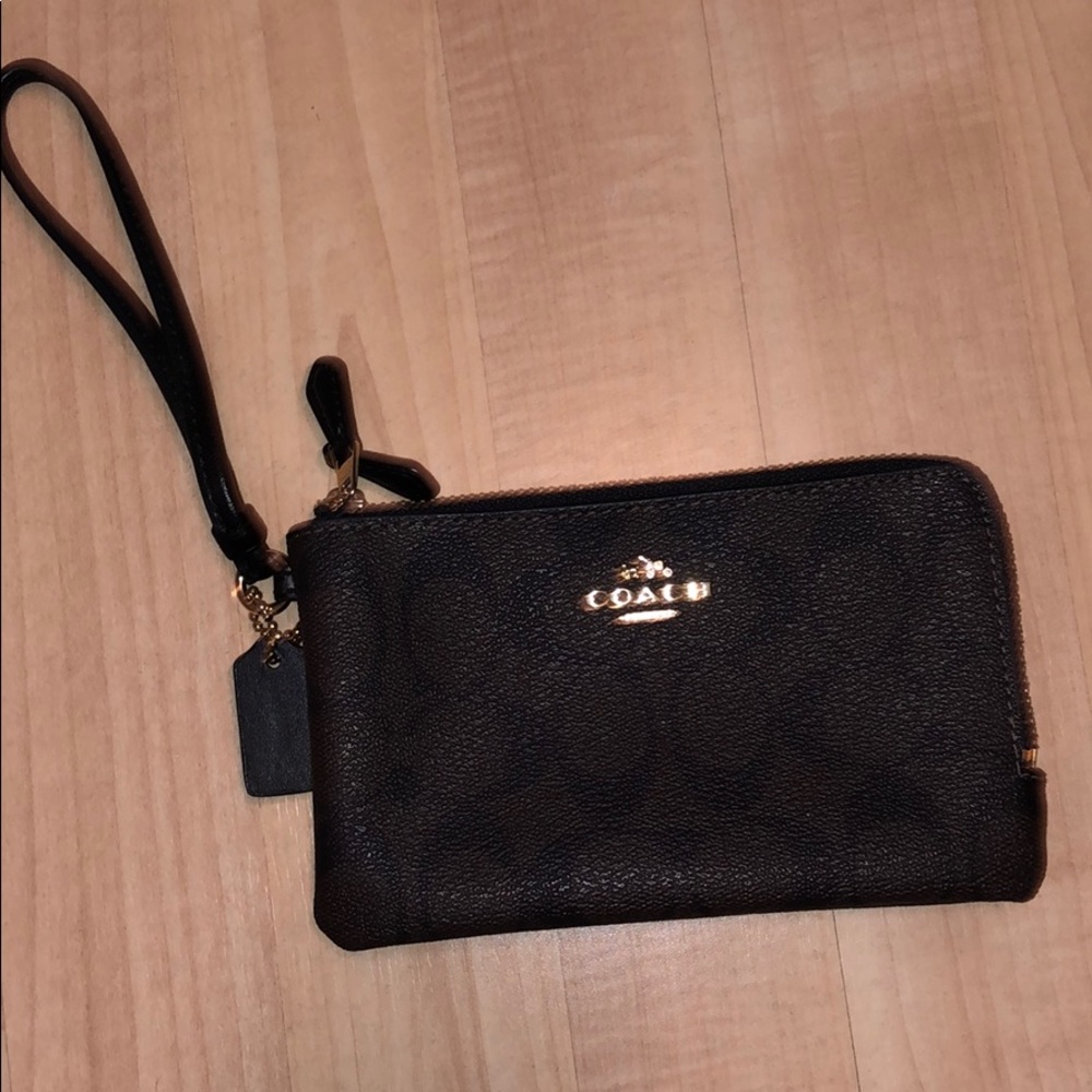 Coach wristlet wallet
